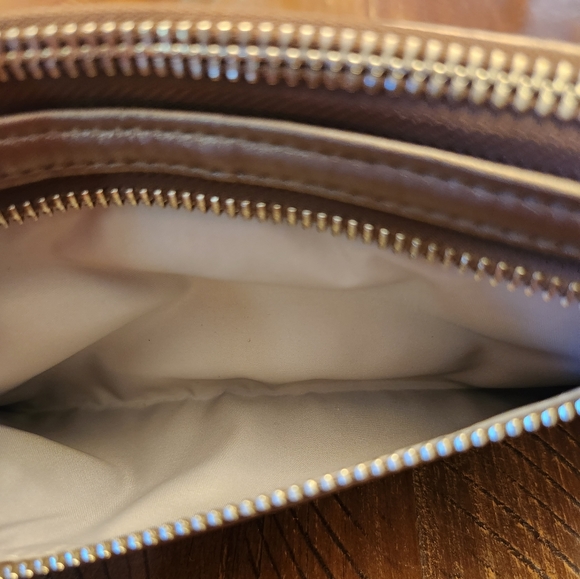 Coach wristlet - Picture 4 of 8